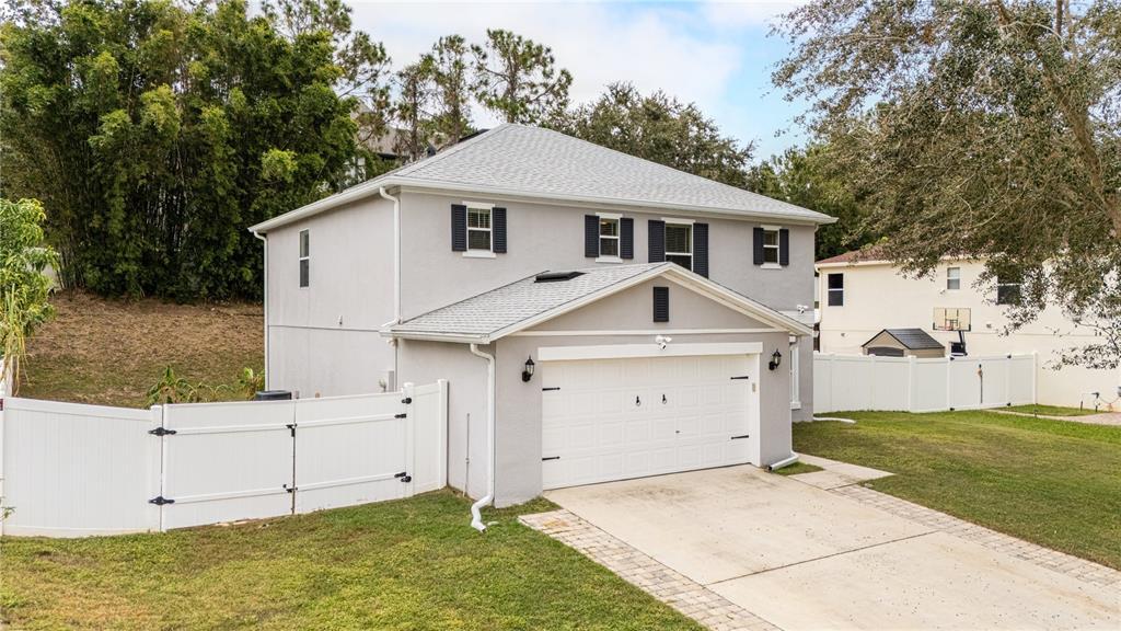 Picture of 759 Lakeview Pointe Drive, Clermont, FL 34711