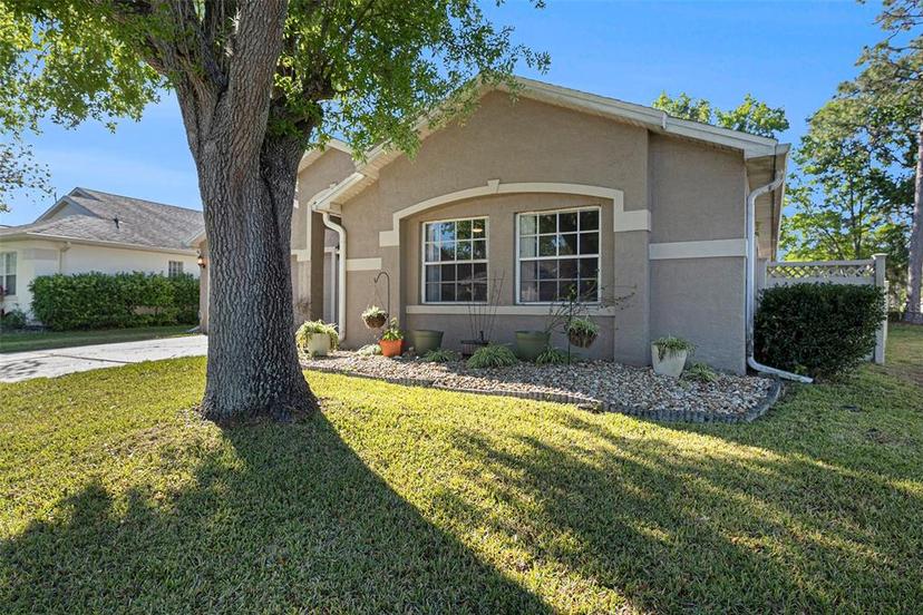 Picture of 35502 Welby Court, Zephyrhills FL 33541