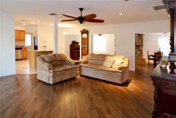 Picture of 218 6Th Avenue Sw, Ruskin, FL 33570