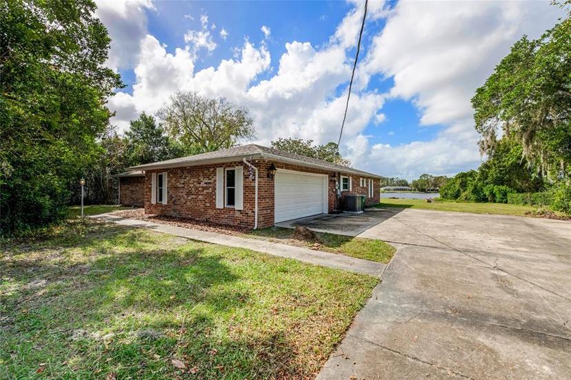 Picture of 660 Saxon Boulevard, Deltona FL 32725