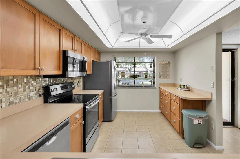 Picture of 11311 Dollar Lake Drive Unit 6, Port Richey FL 34668