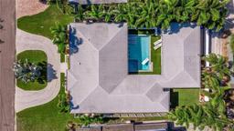 Picture of 827 Placido Way Ne, St Petersburg, FL 33704