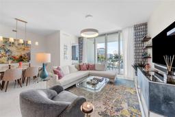 Picture of 111 S Pineapple Avenue Unit 613, Sarasota, FL 34236