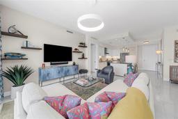 Picture of 111 S Pineapple Avenue Unit 613, Sarasota, FL 34236