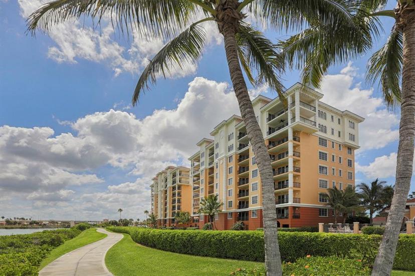 Picture of 147 Tampa Avenue E Unit 202, Venice FL 34285