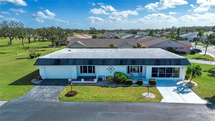 Picture of 332 Club Manor Drive Unit 10, Sun City Center FL 33573