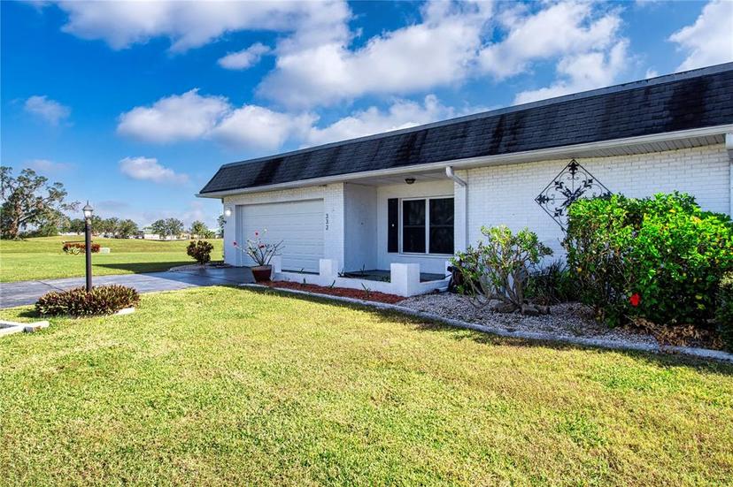 Picture of 332 Club Manor Drive Unit 10, Sun City Center FL 33573