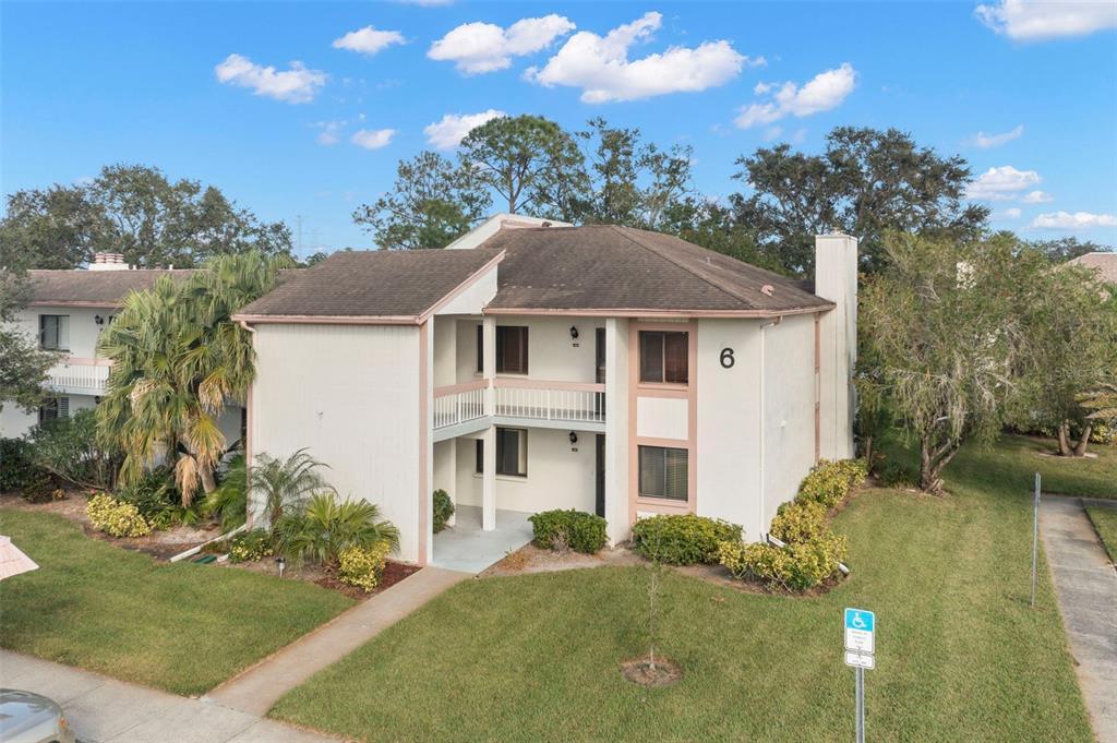 Picture of 165 Lakeview Way Unit 165, Oldsmar, FL 34677