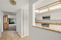 Picture of 165 Lakeview Way Unit 165, Oldsmar, FL 34677