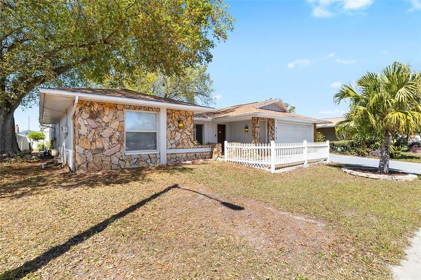 Picture of 8019 Cedar Run Dr, Port Richey FL 34668