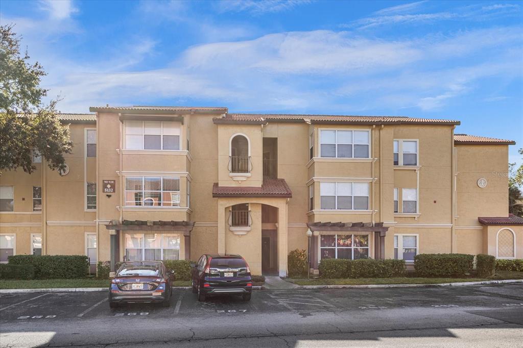 Picture of 5132 Conroy Road Unit 28, Orlando, FL 32811