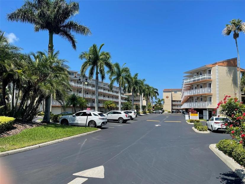 Picture of 1420 Bayshore Boulevard Unit 403, Dunedin FL 34698