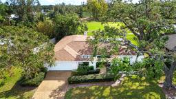 Picture of 2121 Tanglewood Drive, Sarasota, FL 34239