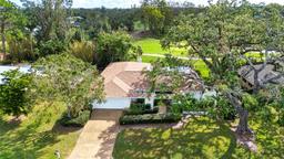 Picture of 2121 Tanglewood Drive, Sarasota, FL 34239