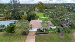 Picture of 2121 Tanglewood Drive, Sarasota, FL 34239