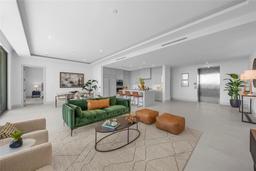Picture of 1581 Gulf Of Mexico Drive Unit 407, Longboat Key, FL 34228