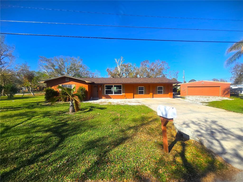Picture of 301 Country Club Way, Venice, FL 34285