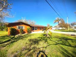 Picture of 301 Country Club Way, Venice, FL 34285