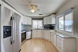 Picture of 529 Cervina Drive S, Venice, FL 34285