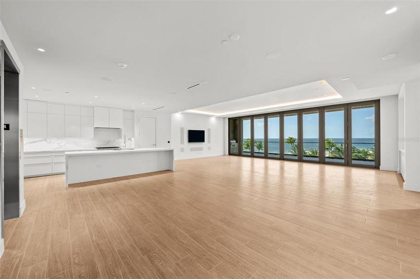 Picture of 1561 Gulf Of Mexico Drive Unit 403, Longboat Key FL 34228