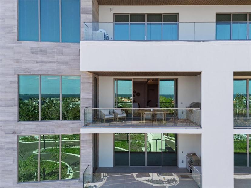 Picture of 1591 Gulf Of Mexico Drive Unit 311, Longboat Key FL 34228