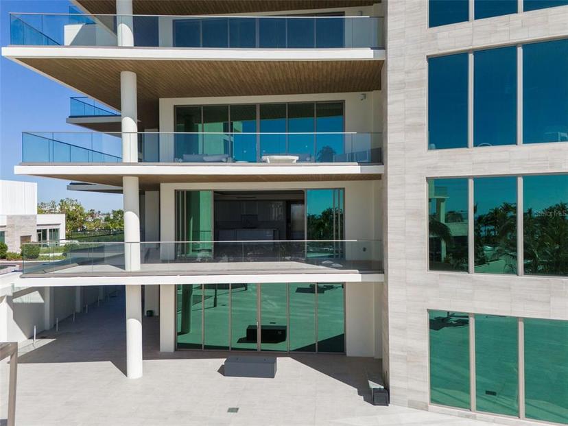 Picture of 1591 Gulf Of Mexico Drive Unit 311, Longboat Key FL 34228
