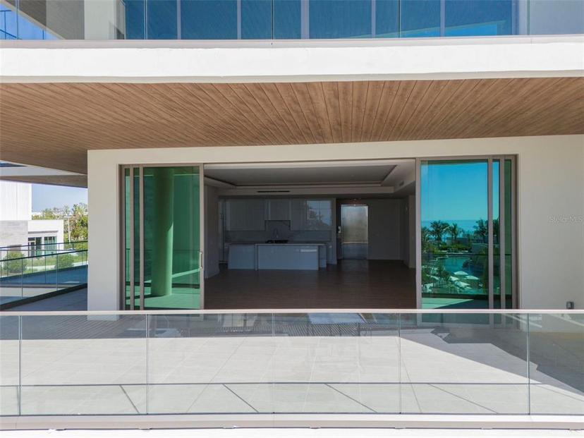 Picture of 1591 Gulf Of Mexico Drive Unit 311, Longboat Key FL 34228