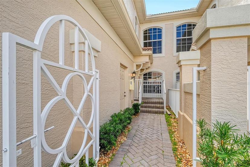 Picture of 4517 Streamside Court Unit 1905, Sarasota FL 34238