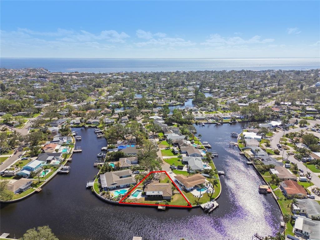 Picture of 5181 Horseshoe Place Ne, St Petersburg, FL 33703
