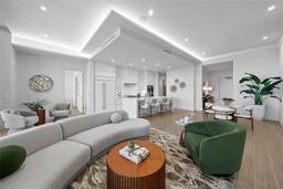 Picture of 1591 Gulf Of Mexico Drive Unit 515, Longboat Key, FL 34228