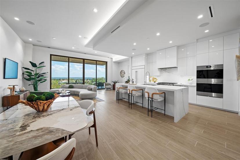 Picture of 1591 Gulf Of Mexico Drive Unit 515, Longboat Key FL 34228