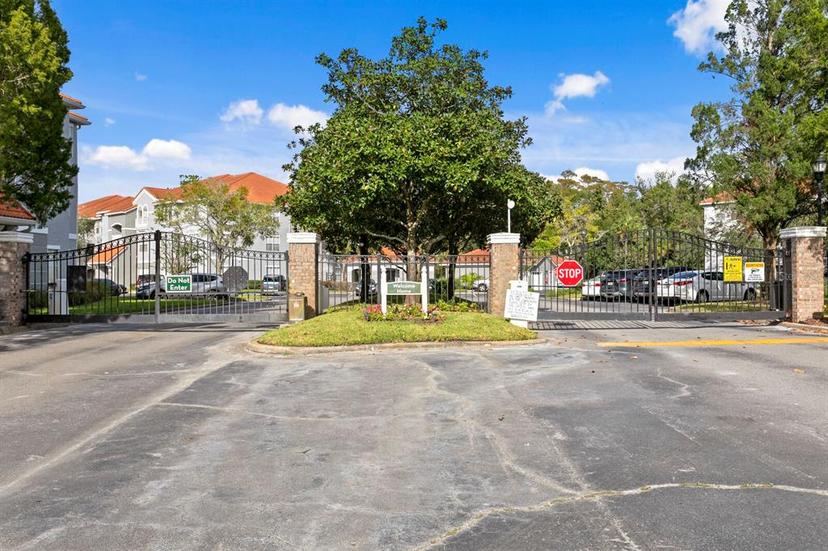 Picture of 18001 Richmond Place Drive Unit 734, Tampa FL 33647