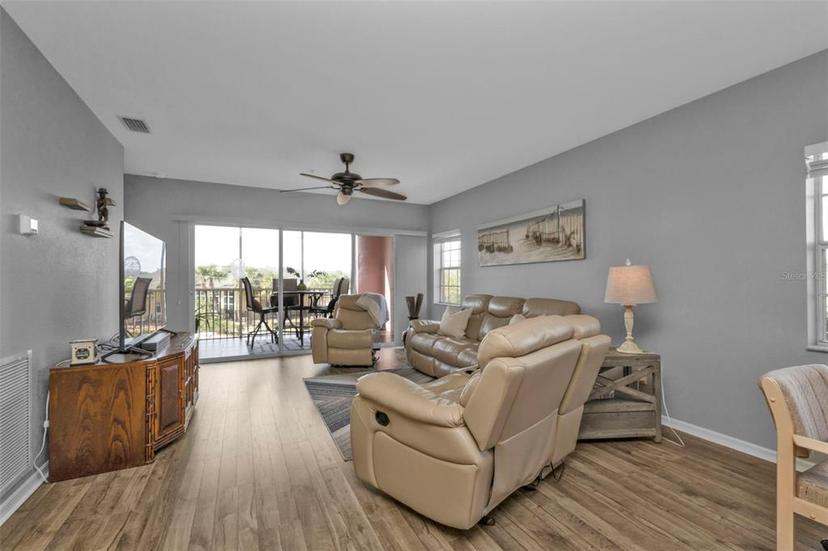 Picture of 2061 Willow Hammock Circle Unit 208, Punta Gorda FL 33983
