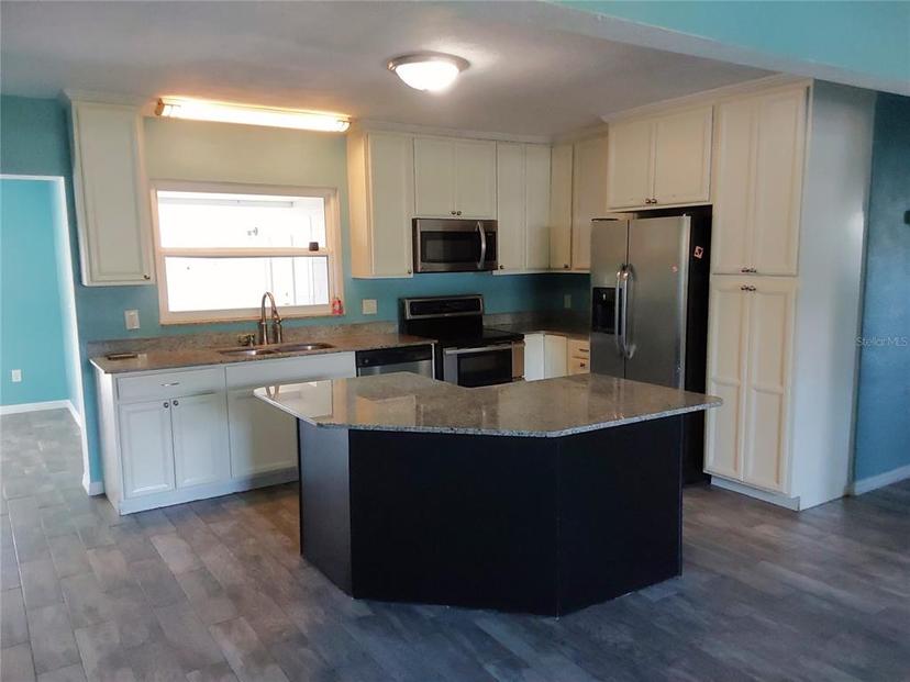 Picture of 8528 Iris Avenue, Seminole FL 33777
