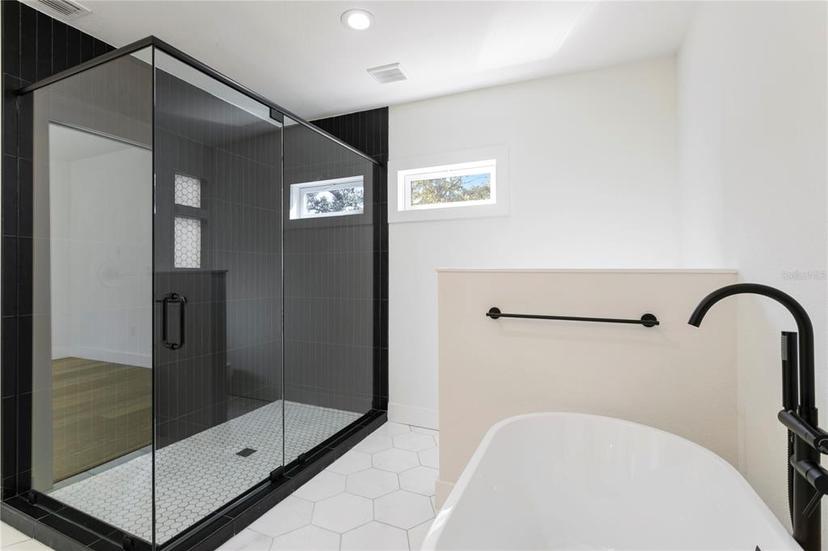 Picture of 1001 E New Orleans Avenue, Tampa FL 33603