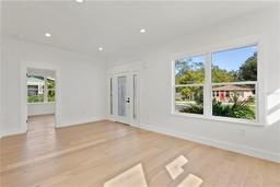 Picture of 1001 E New Orleans Avenue, Tampa, FL 33603
