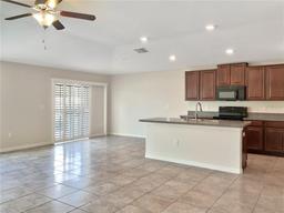 Picture of 7231 Somerset Pond Drive, Ruskin, FL 33573