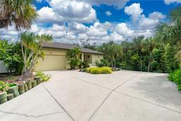 Picture of 3075 Bay Oaks Circle, Englewood, FL 34223