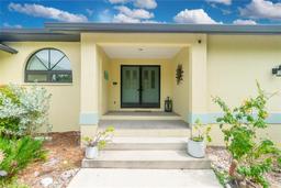 Picture of 3075 Bay Oaks Circle, Englewood, FL 34223