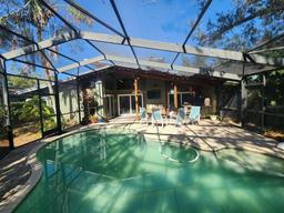 Picture of 228 87Th Avenue Ne, St Petersburg, FL 33702