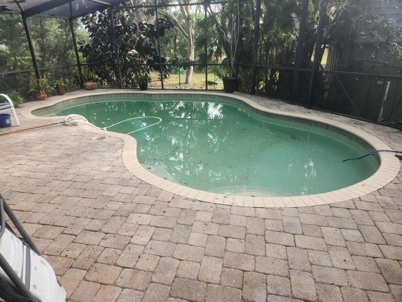 Picture of 228 87Th Avenue Ne, St Petersburg FL 33702