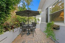 Picture of 860 25Th Avenue N, St Petersburg, FL 33704