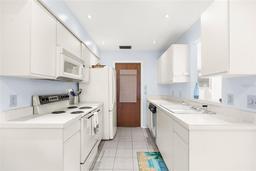 Picture of 605 Apple Lane, Englewood, FL 34223
