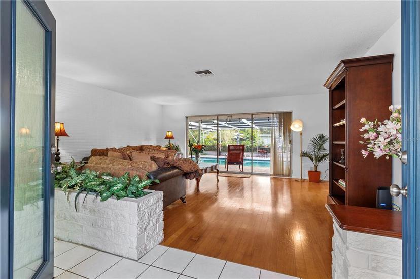 Picture of 2516 Roberta Street, Largo FL 33771