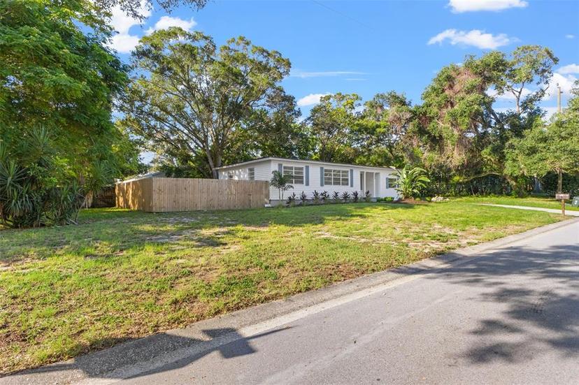 Picture of 205 7Th Avenue Sw, Largo FL 33770