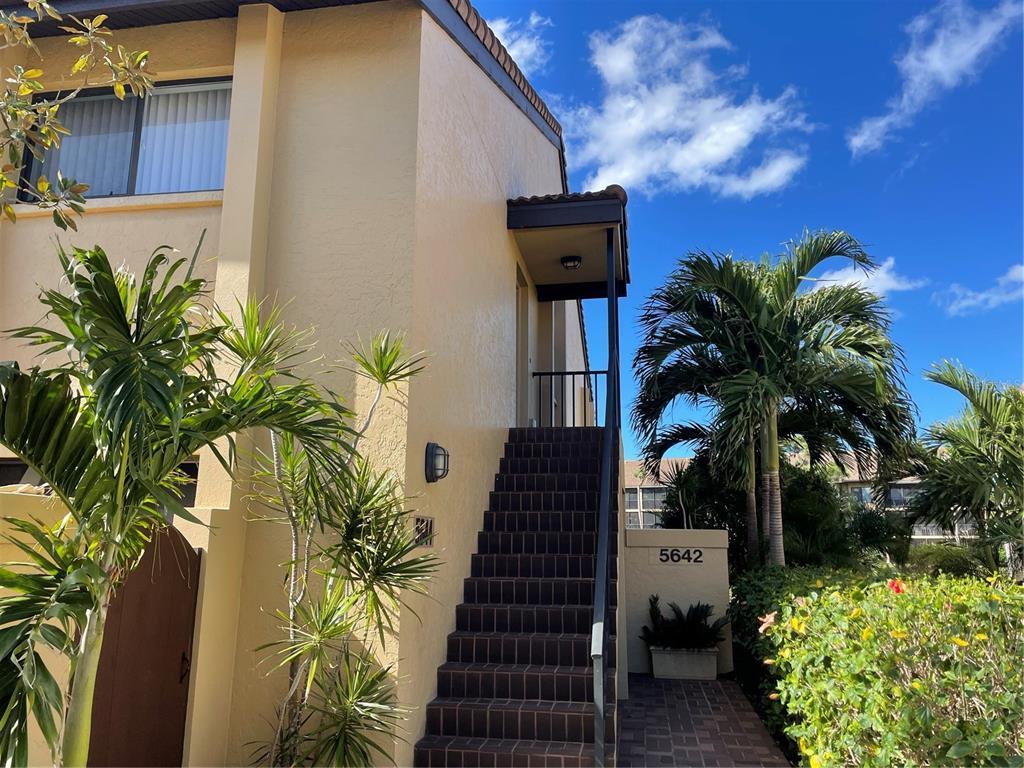 Picture of 5644 Ashton Lake Dr # 5644, Sarasota, FL 34231