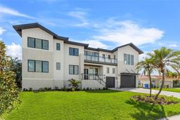 Picture of 1954 Iowa Avenue Ne, St Petersburg, FL 33703