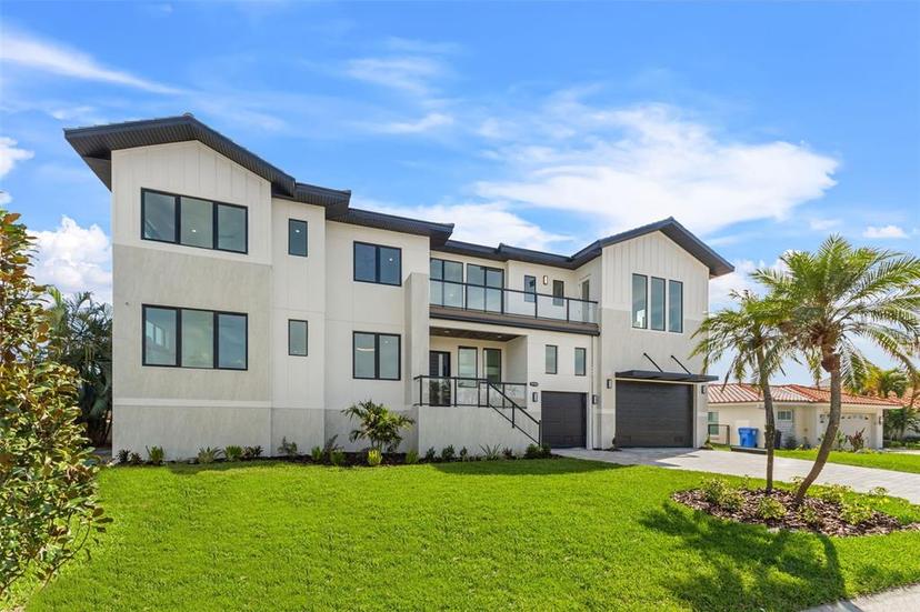 Picture of 1954 Iowa Avenue Ne, St Petersburg FL 33703