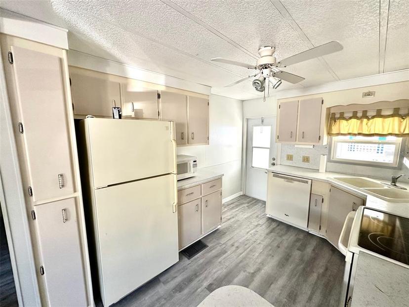 Picture of 82192 E Street N Unit 192, Pinellas Park FL 33781