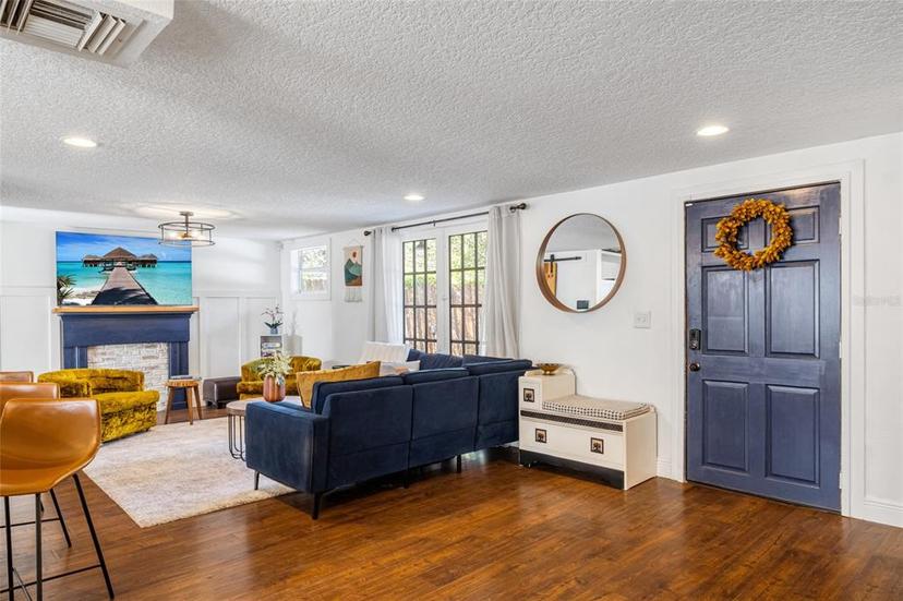 Picture of 206 W Frierson Avenue, Tampa FL 33603